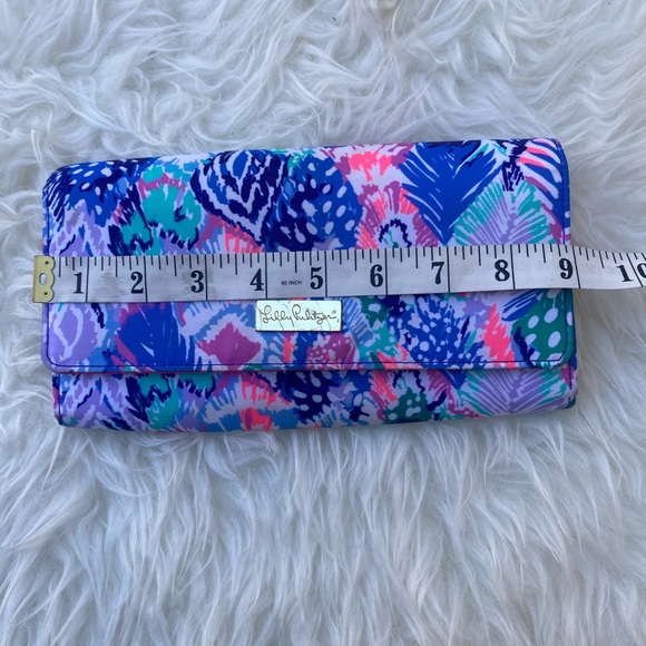 Lilly Pulitzer Travel Wallet Organizer - Picture 3 of 4